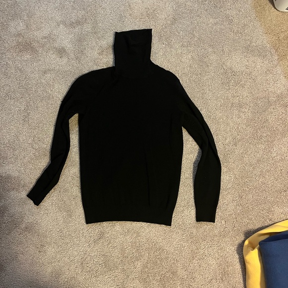 black andrew marc turtleneck - Picture 3 of 4